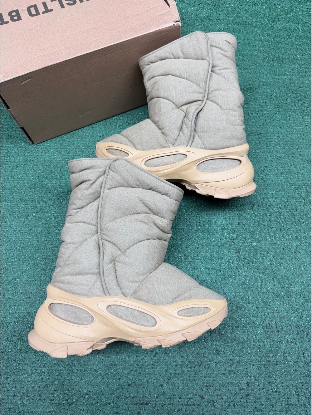 ADIDAS YEEZY NSLTD BOOT KHAKI SIZE 12
